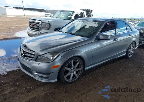 2014 Mercedes-Benz C 250 Sport из США, поврежденный, VIN WDDGF4HB6EA963602
